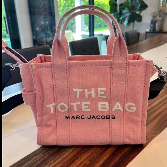 Marc Jacobs Pink Snoopy Tote Bag - Picture 4 of 7